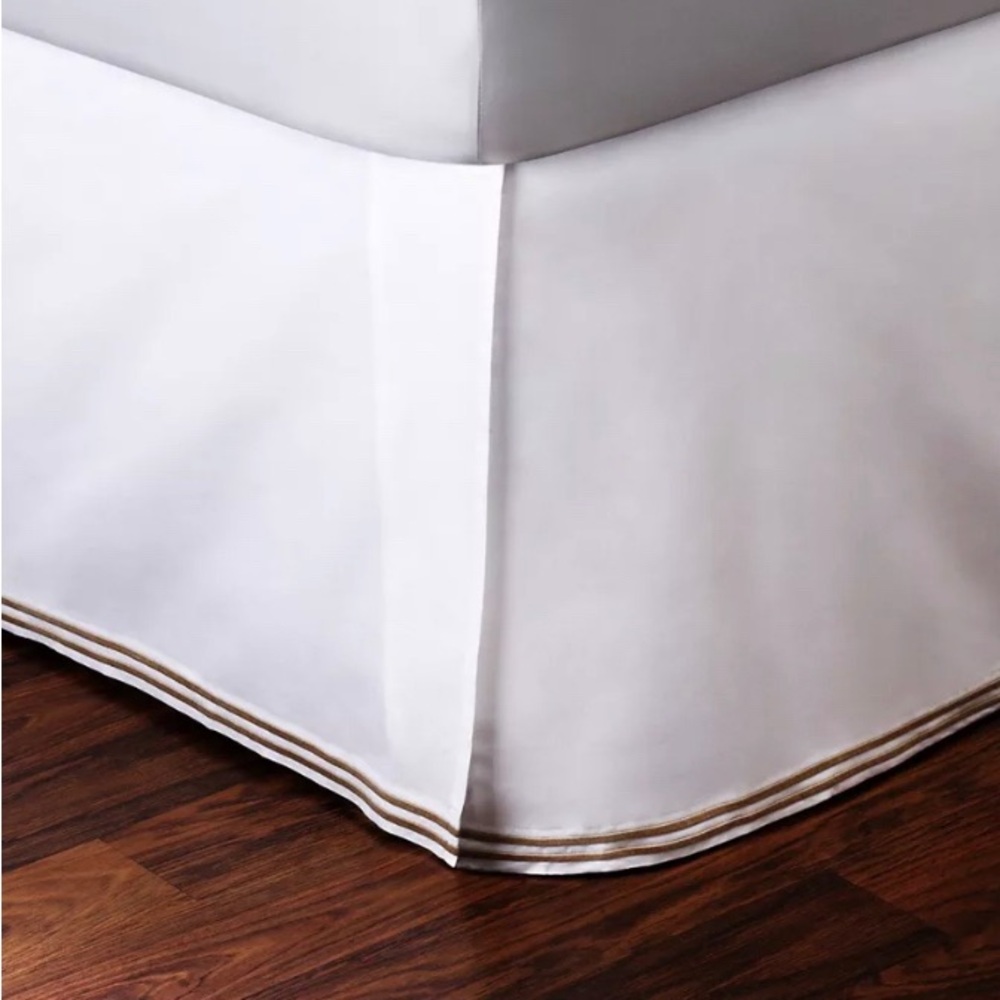 HUDSON PARK Collection Full Bedskirt Italian Linens